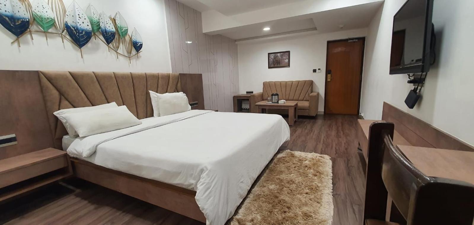 The Ambassador Hotel Vadodara Bagian luar foto