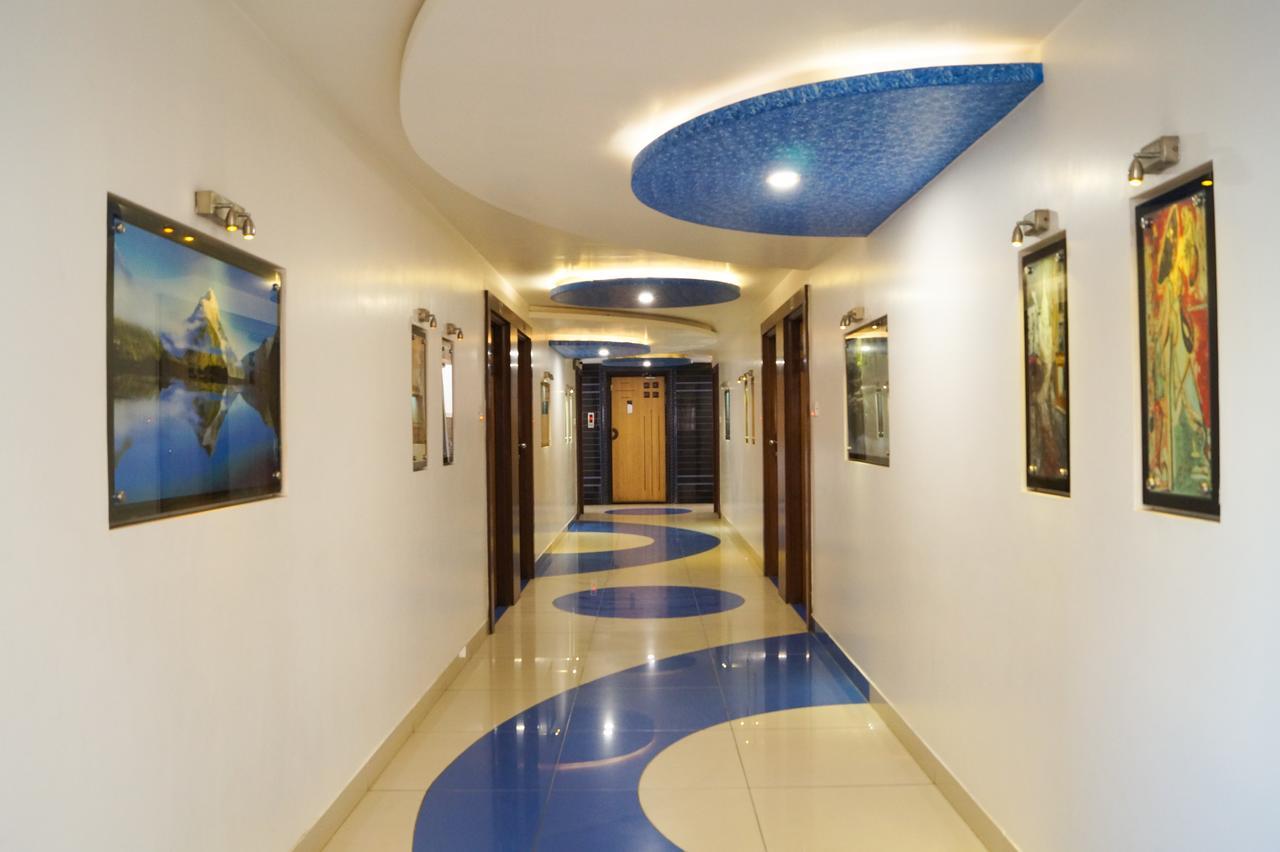 The Ambassador Hotel Vadodara Bagian luar foto