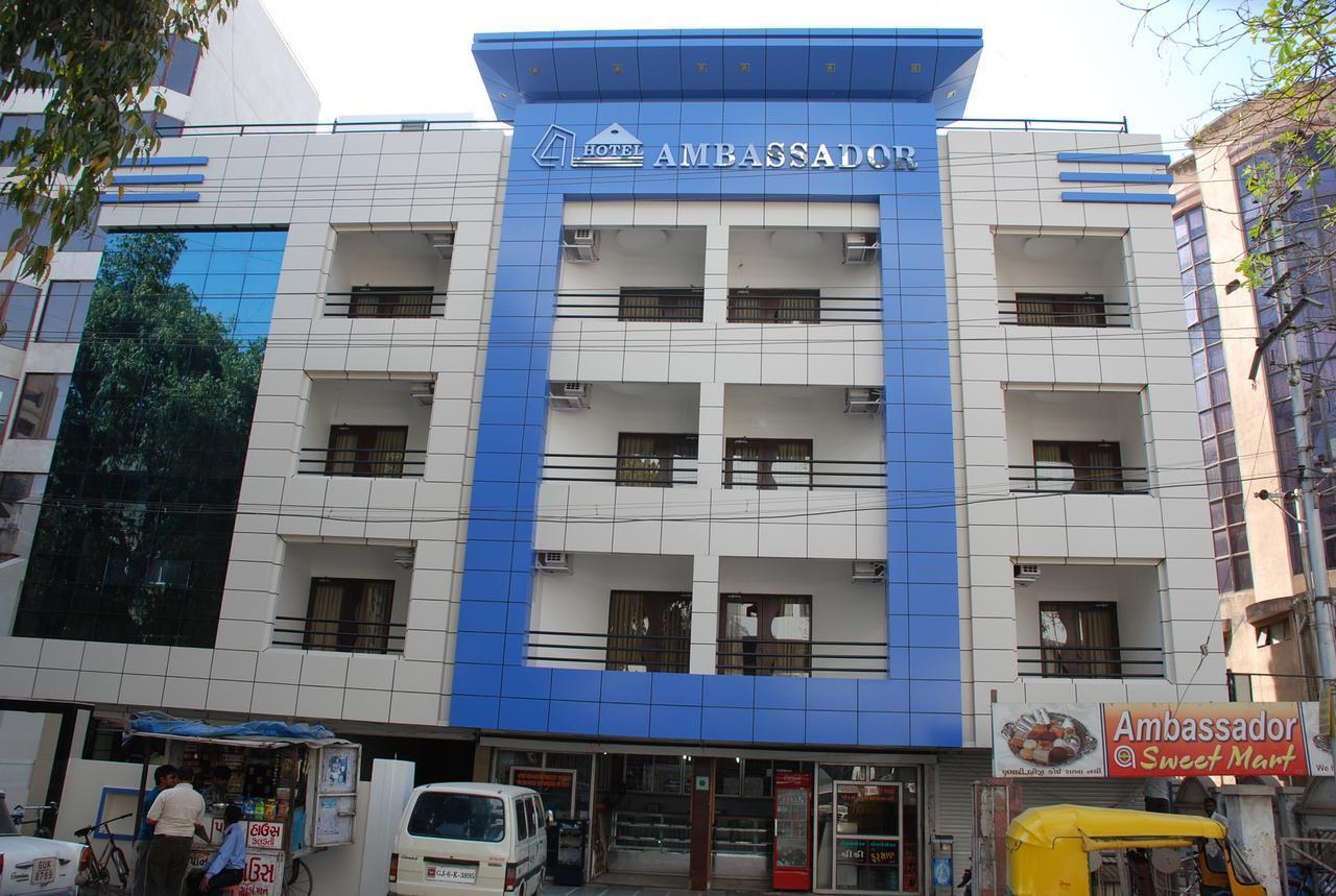 The Ambassador Hotel Vadodara Bagian luar foto