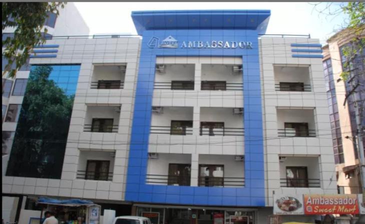 The Ambassador Hotel Vadodara Bagian luar foto