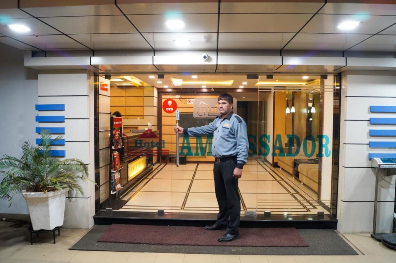 The Ambassador Hotel Vadodara Bagian luar foto